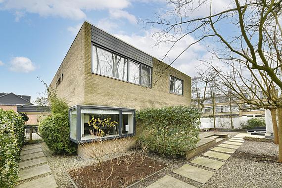 De Roos van Dekama 1