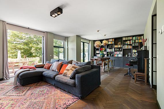 Salonrijtuigstraat 1