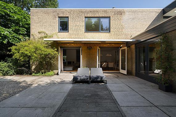 De Roos van Dekama 1