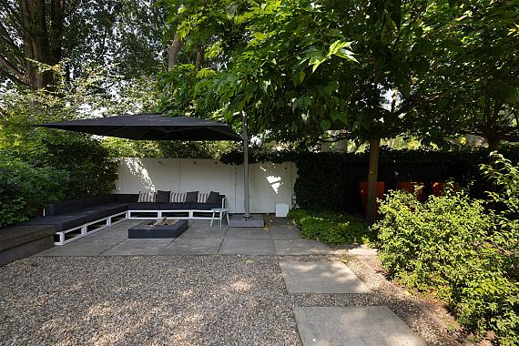 De Roos van Dekama 1