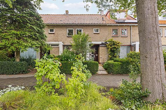 Burgemeester Bickerstraat 57
