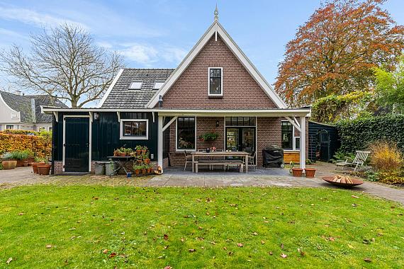 Dorpsstraat 9