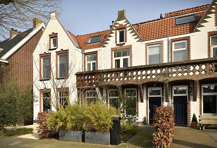 686baf5b0c8964423158930243e73198